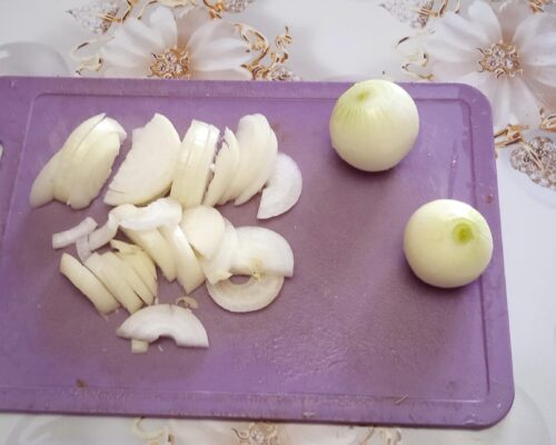 Cut the onions