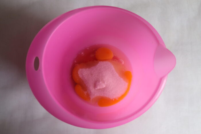 add the sugar to the eggs