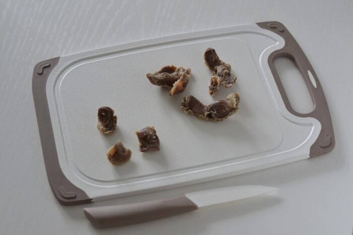 Cut the cooked gizzards