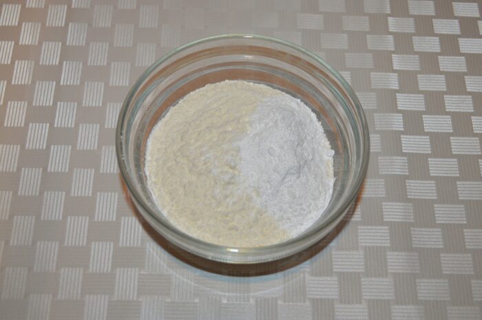 Mix the flour and baking powder