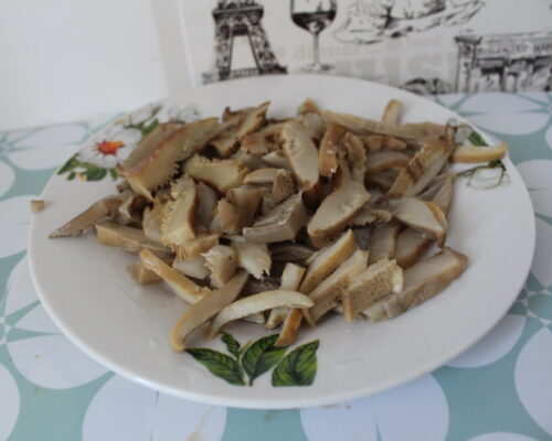 Cut the mushrooms