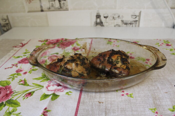 Puteți servi carnea cu salată de legume