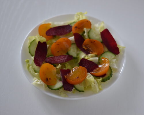 Arrange the persimmon slices