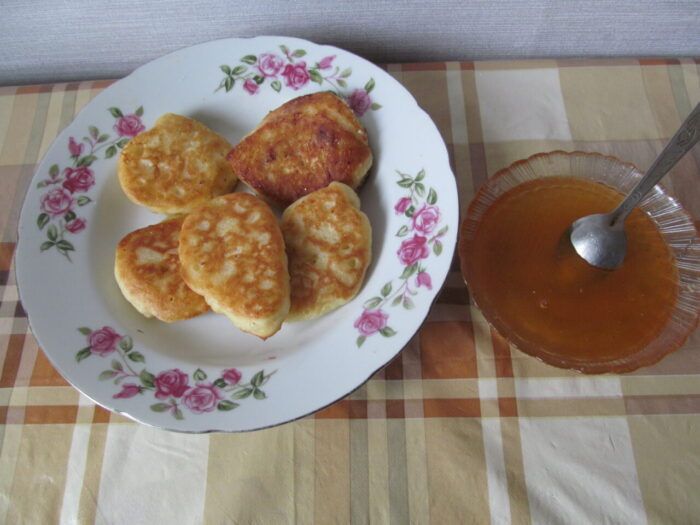 Выкладываем на блюдо и подаем к столу