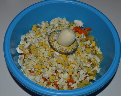 Cut the eggs