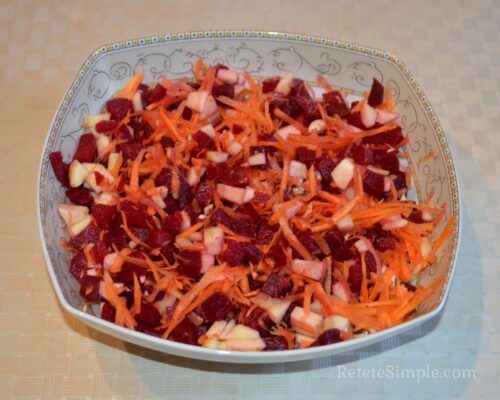 Salata de sfecla rosie cu mere si alune