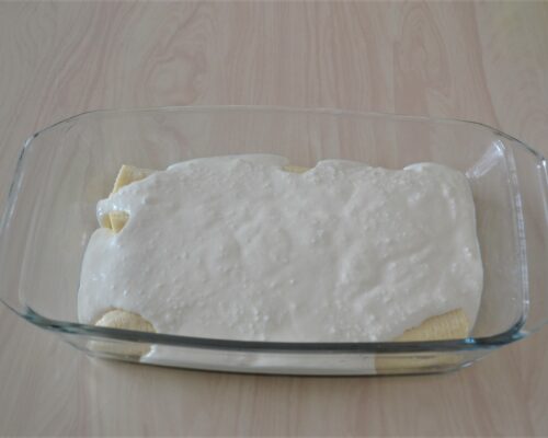 pour the cheese and kefir mixture