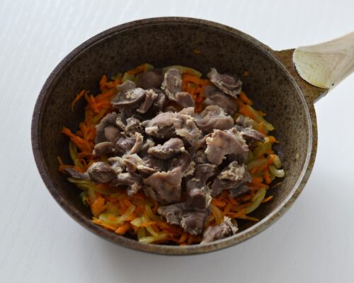 Add the chopped gizzards