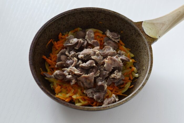 Add the chopped gizzards