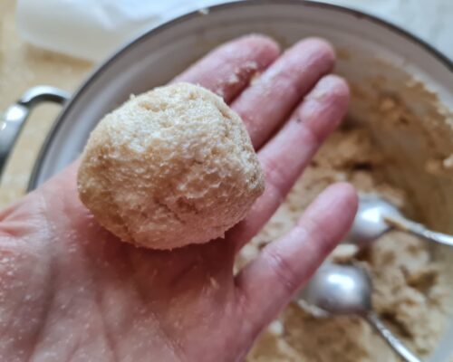 form a dessert ball