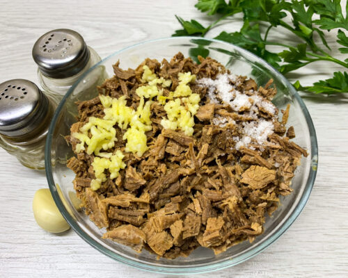 Вареное мясо остужаем