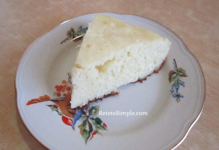 felie de budinca pe farfurie