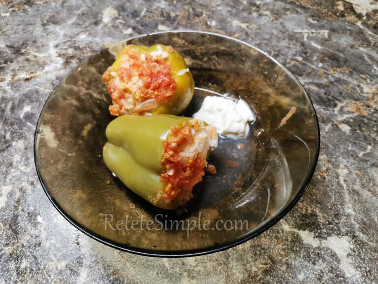 Перцы фаршированные мясом и рисом