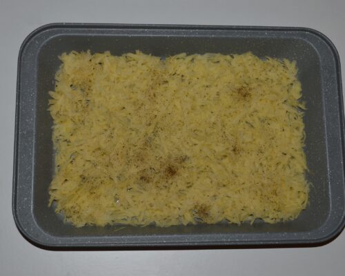 Sprinkle salt and ground black pepper