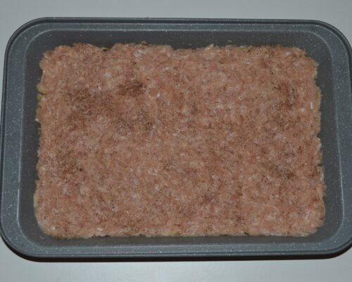 The second layer will be minced chicken