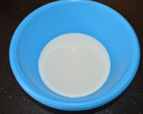 Pour the kefir into a bowl