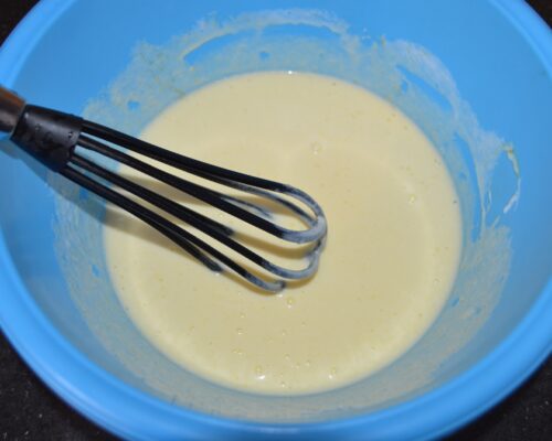 Mix the mixture with a whisk