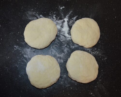 Form 4 balls from the cut dough