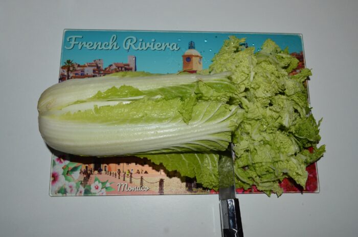 Cut the Chinese cabbage