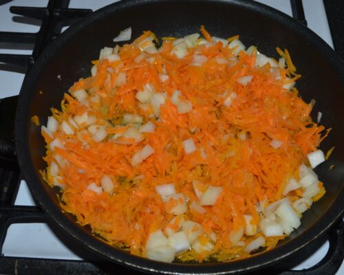 Fry the vegetables in a pan
