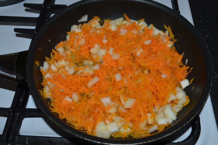 Fry the vegetables in a pan