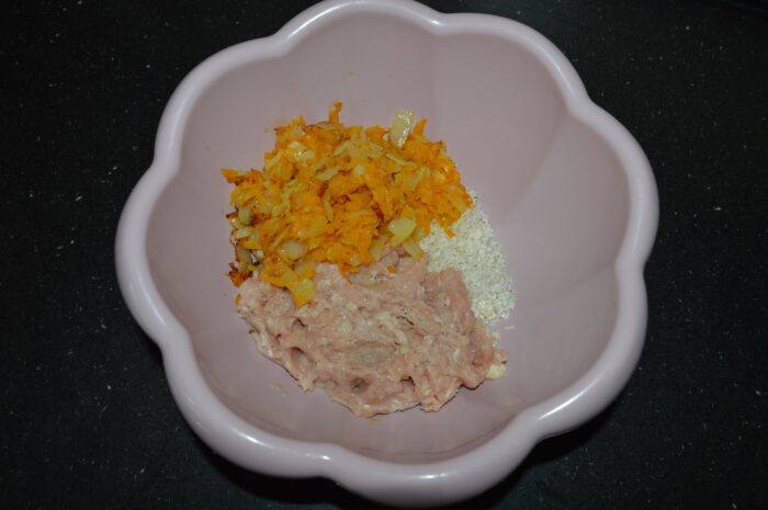 Add the mixture of roasted onions and carrots