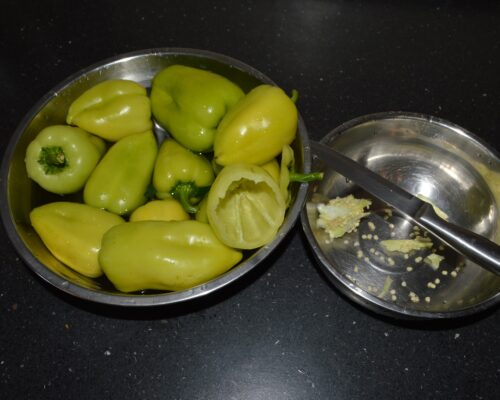 Cut off the top of the pepper
