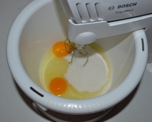 Beat the eggs and sugar