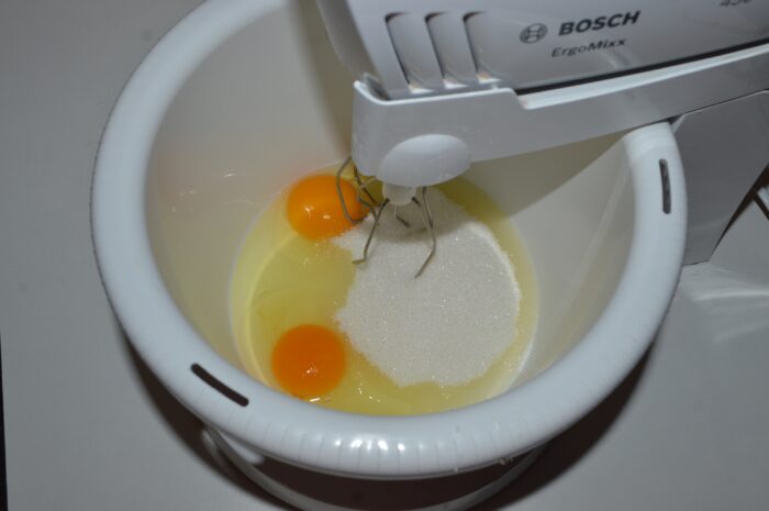 Beat the eggs and sugar