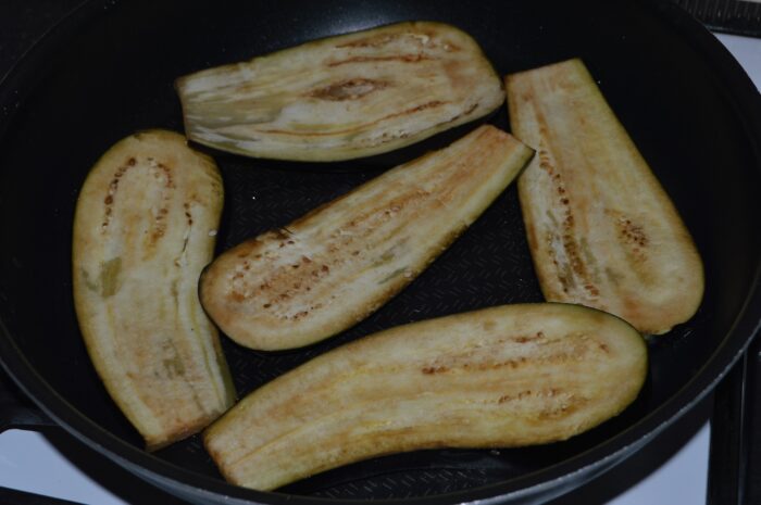 fry the eggplant slices