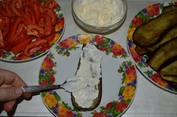 Grease with a tablespoon of mayonnaise