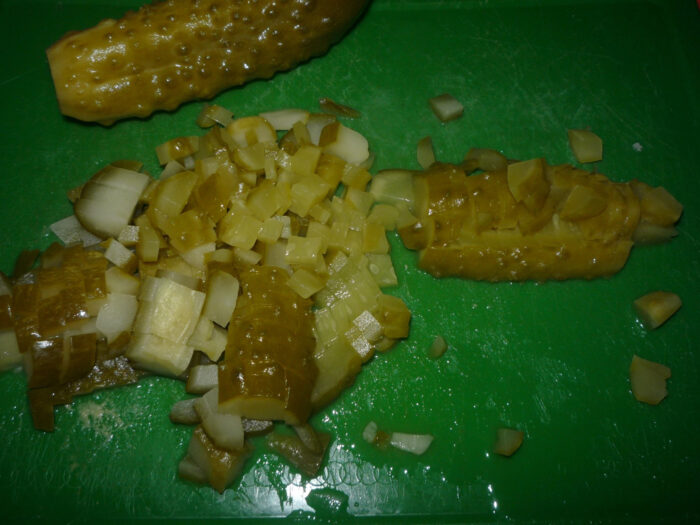 Tăiați mărunt castraveții