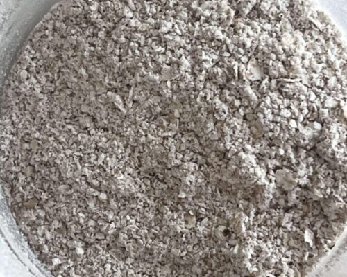Добавляю к яичной смеси сливочное и растительное масло