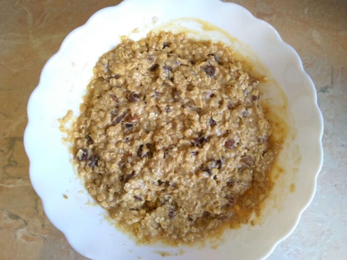 Можно взять вместо изюма курагу