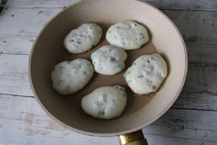 переходим к жарке на разогретой сковороде