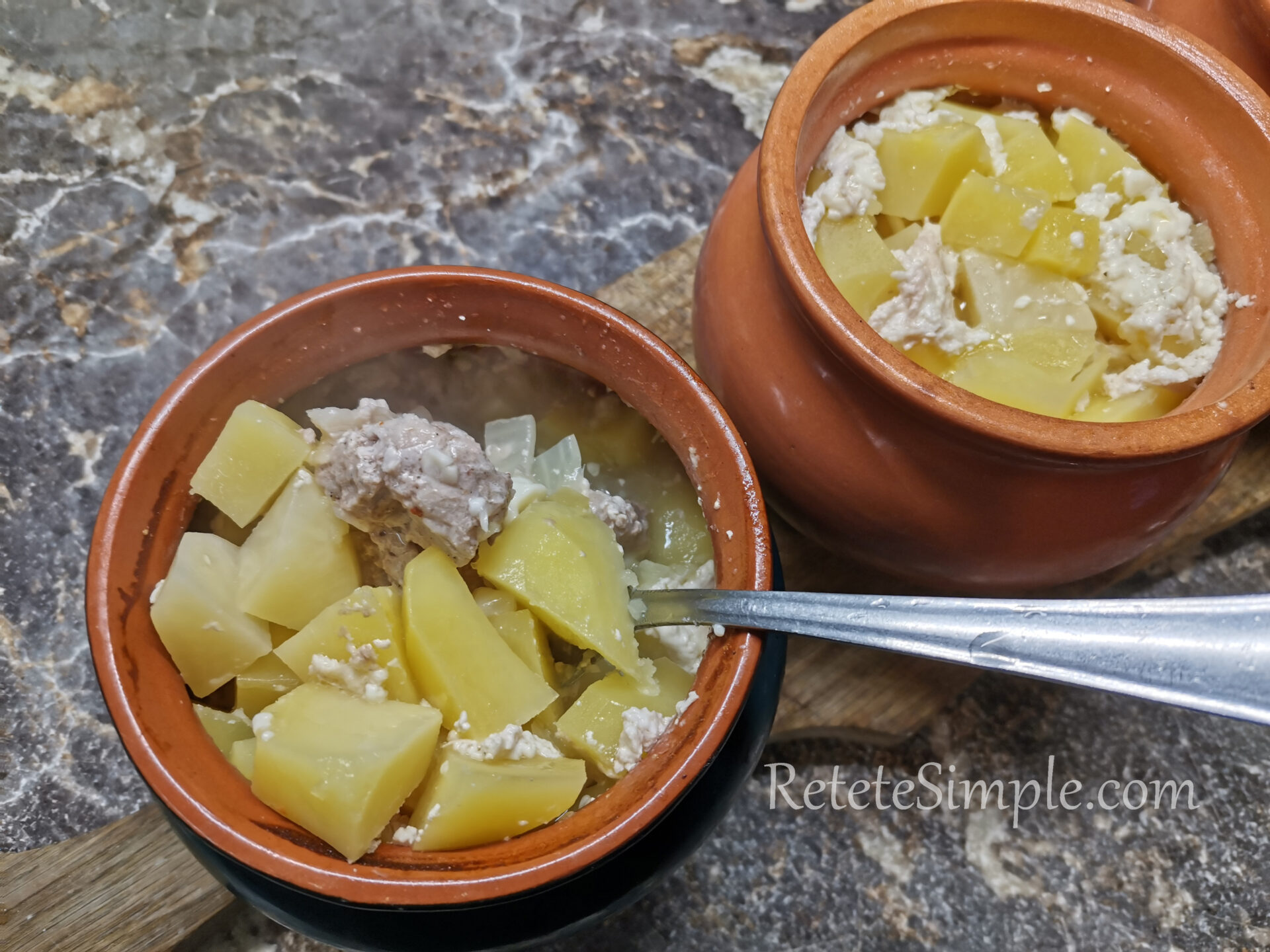 Картошка с мясом в горшочках фото