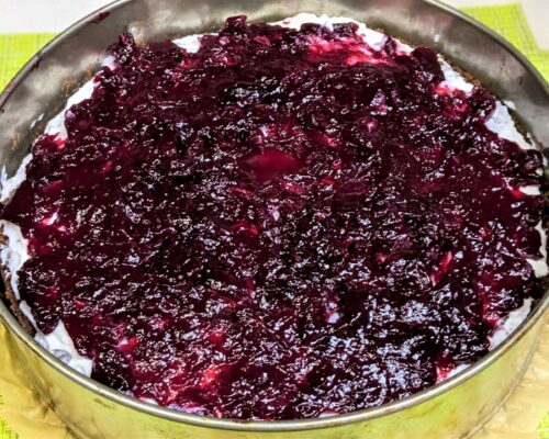 puneti deasupra un strat gros de visine