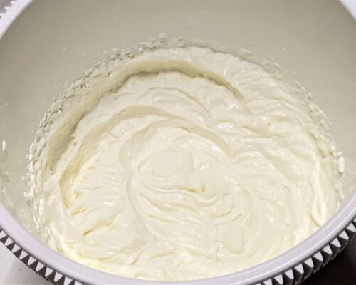 Bateti branza cu laptele condensat