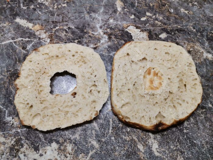 Разрезаем лепешку пополам