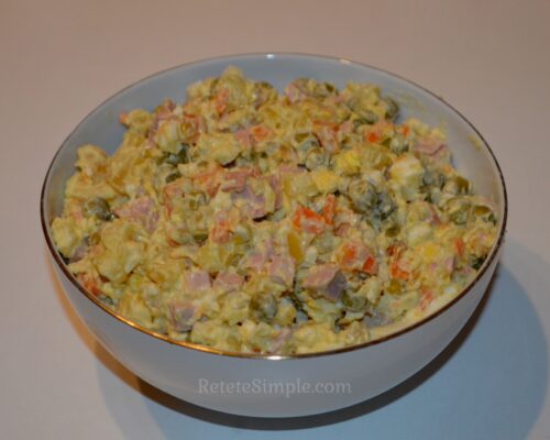 Place the salad in the refrigerator