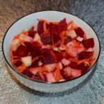 Salata de sfecla rosie cu mere si alune