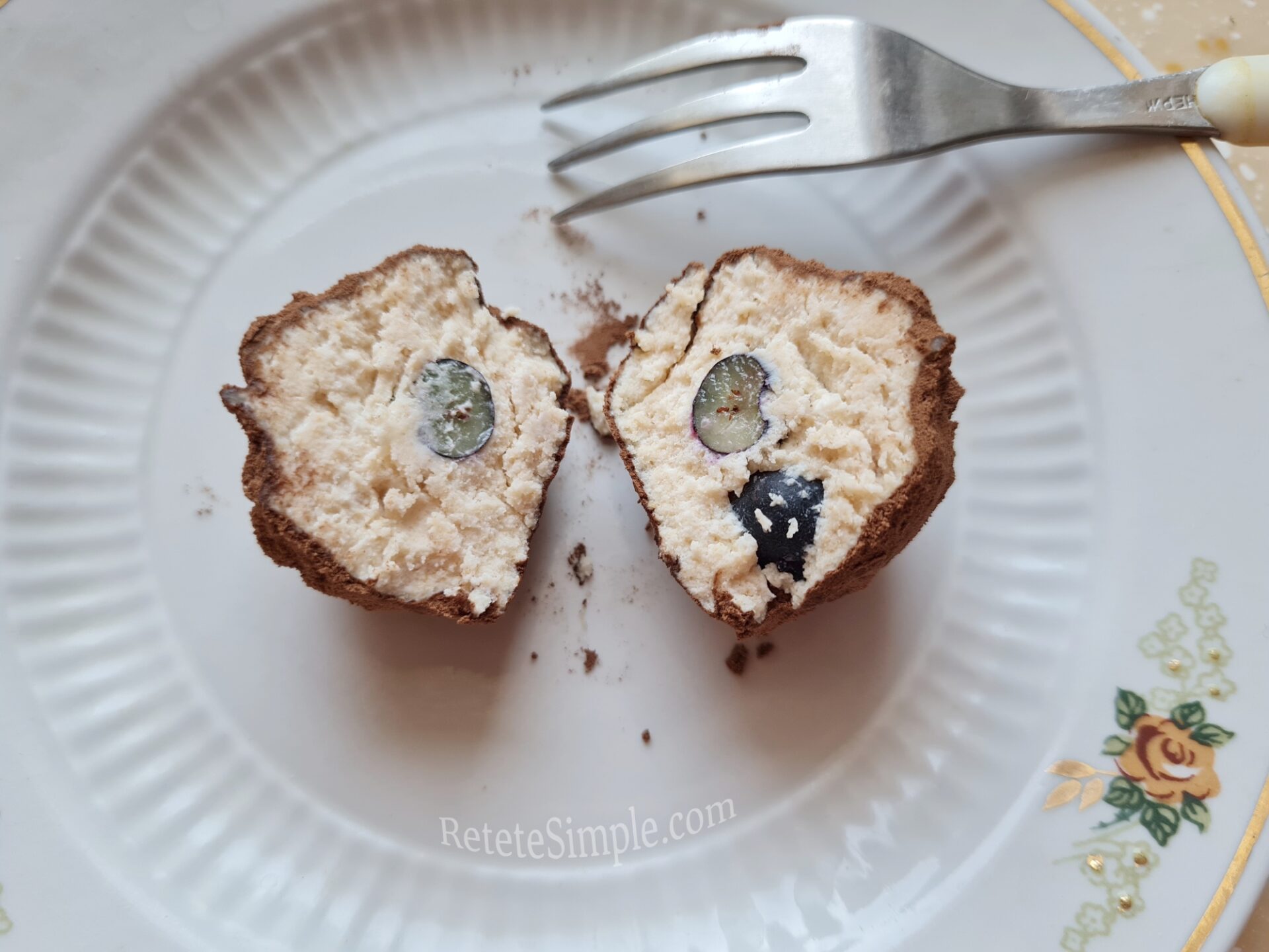 Mascarpone truffles with blueberry center and cocoa coat