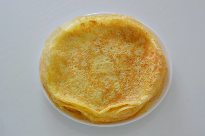 Так обжариваем все блинчики