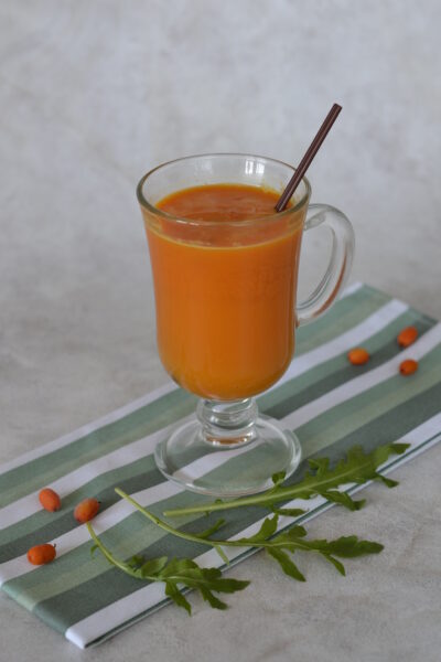 Подаём охлажденным с веточкой мяты