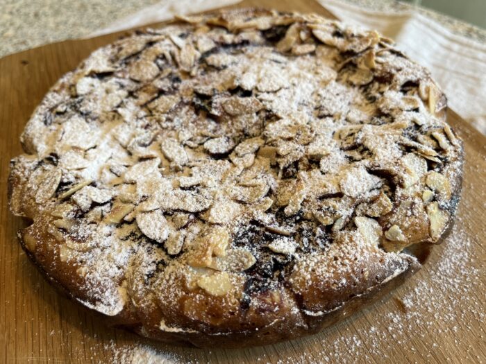 Decorate the top of the pie