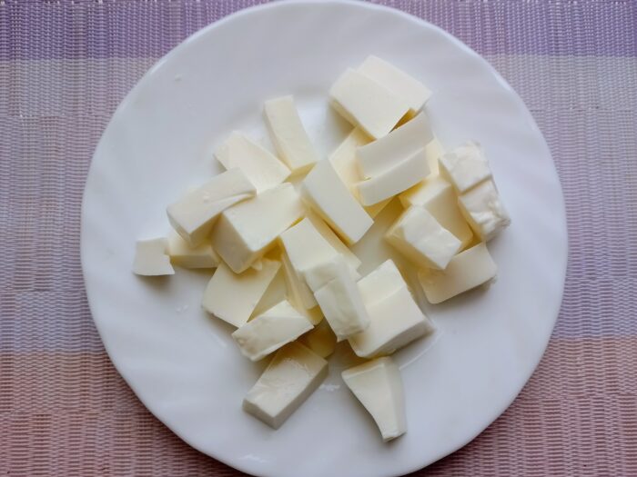 Taiati cascavalul topit