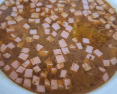 Заправку добавляем в кастрюлю