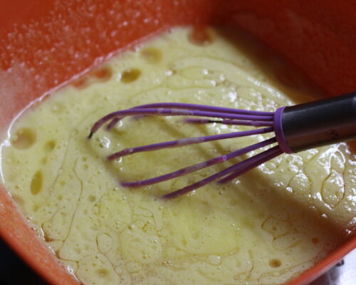 Add refined oil and kefir