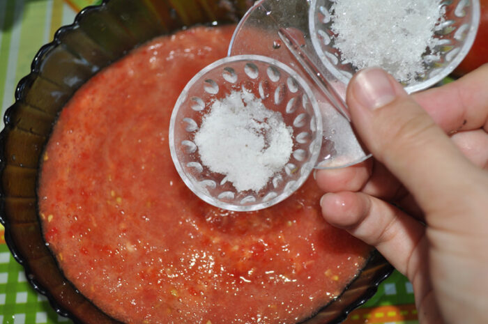 К ним всыпьте соль