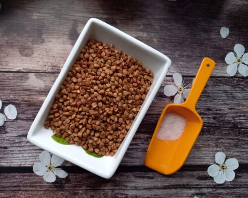 Rinse thoroughly and sift the buckwheat grains